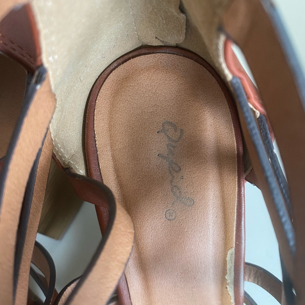 Qupid | Open toed block heels | size 9.5 - Picture 4 of 7
